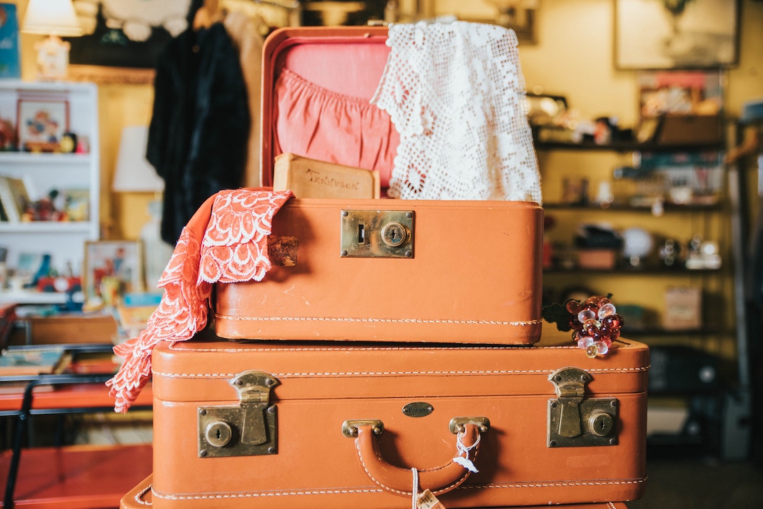 travel bag: packing suitcase