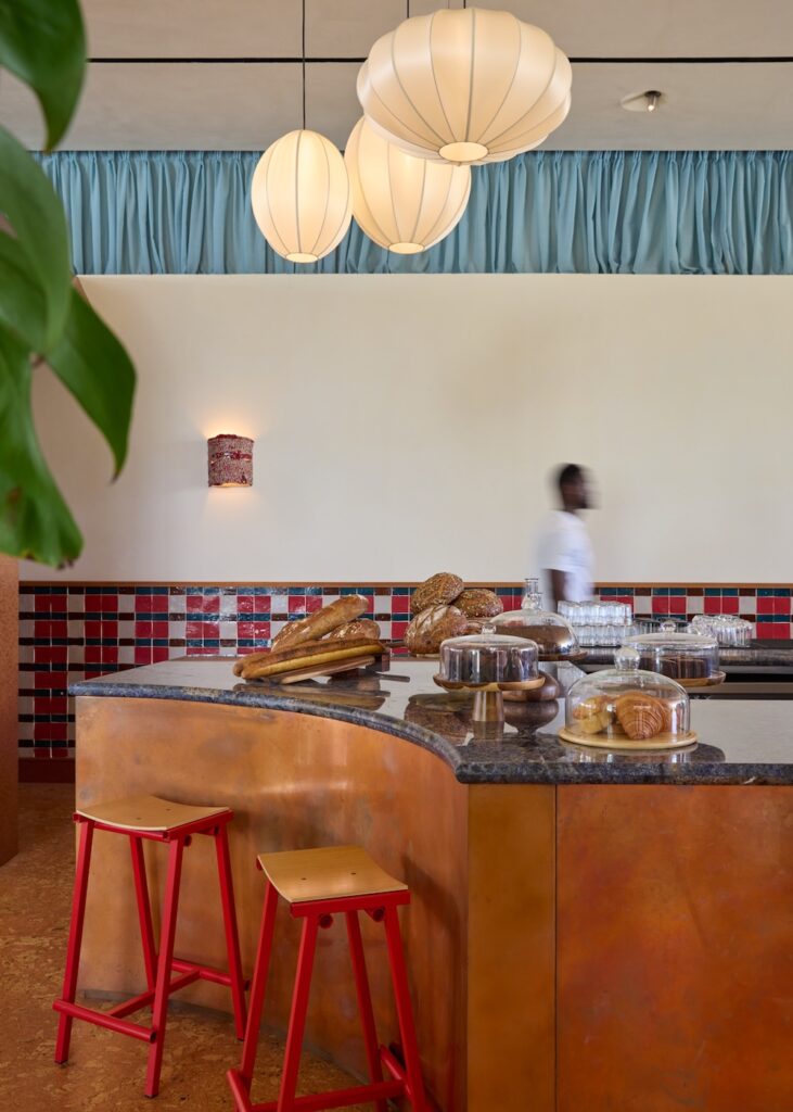 Paus coffee shops cafe in dubai