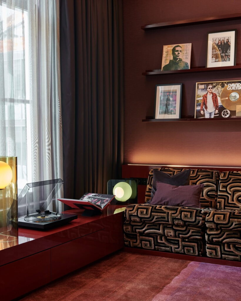 T Huys suites
