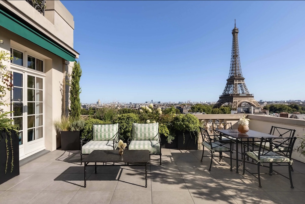 Shangri-La Paris review - eiffel tower room