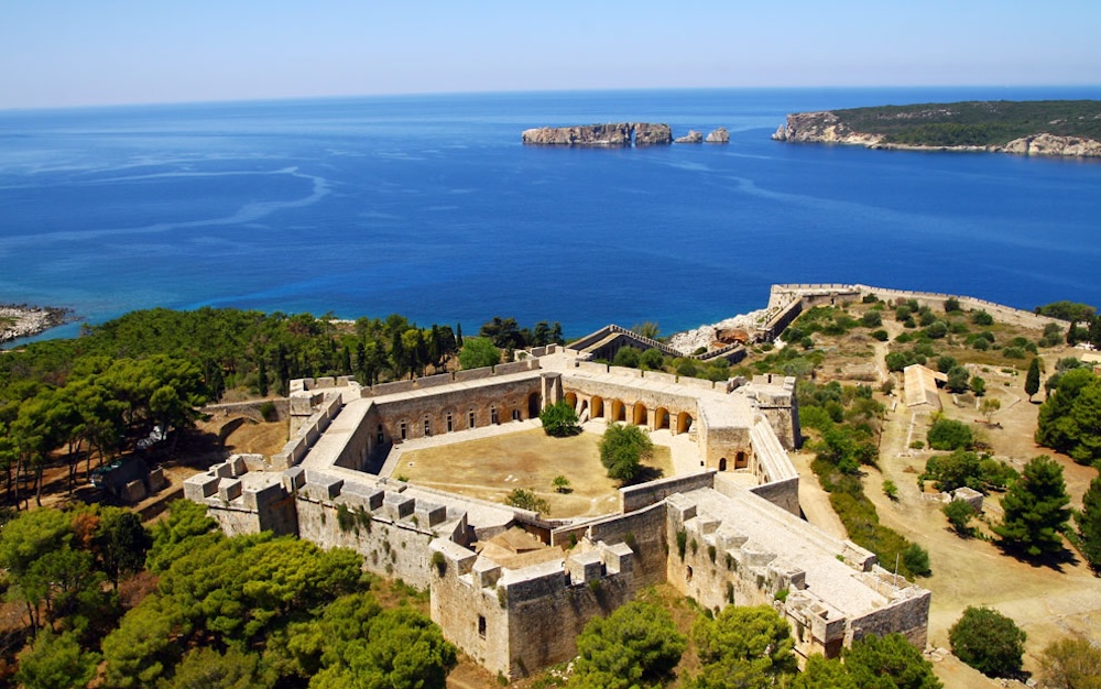 Neokastro - a well-preserved 16th-century Ottoman fortress